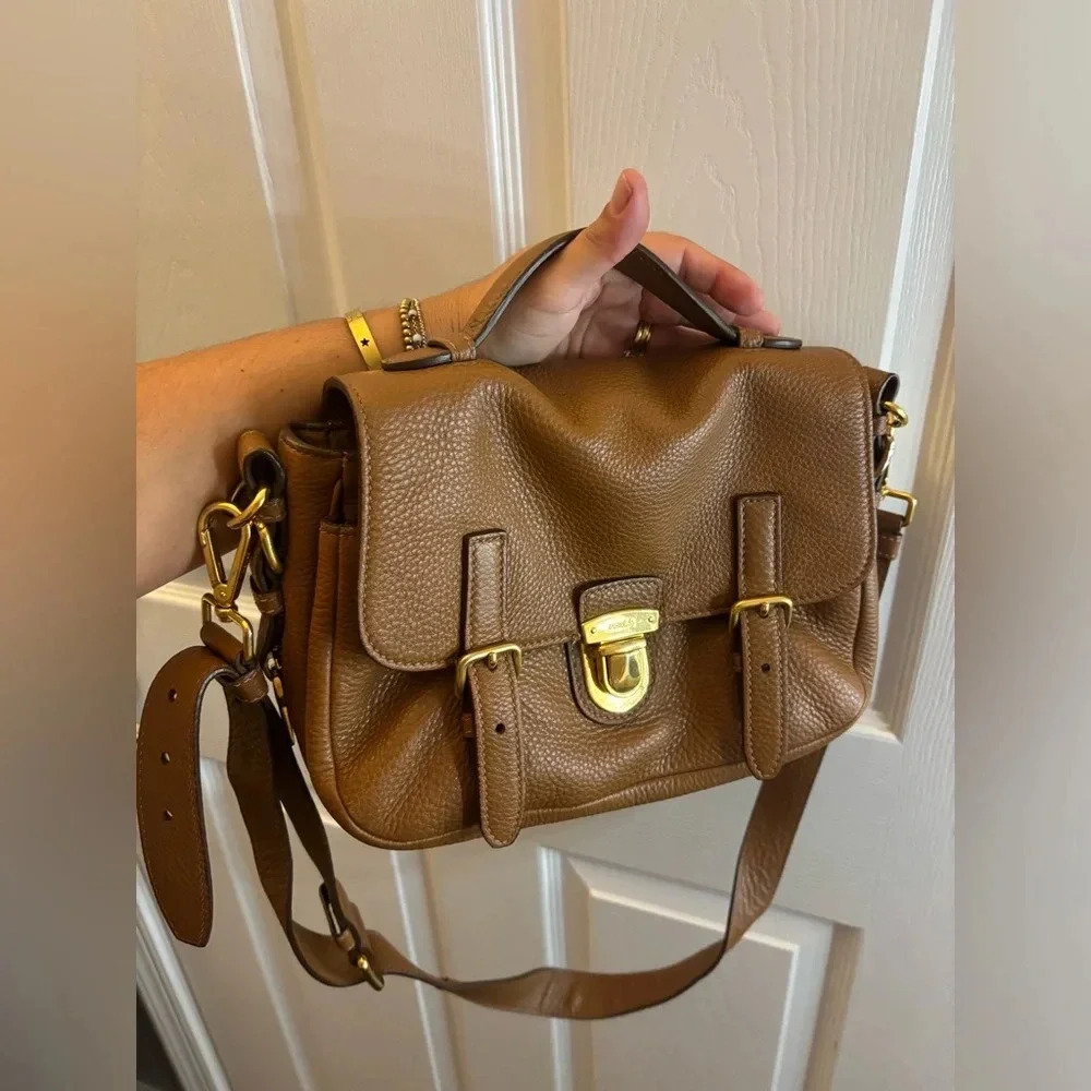 PRADA 
Vitello Daino Push Lock Messenger Bag Noisette - Picture 9 of 14